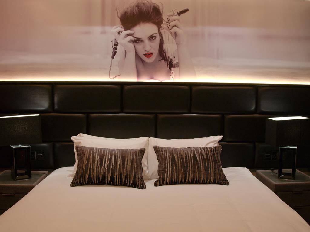 Hotel The 3*