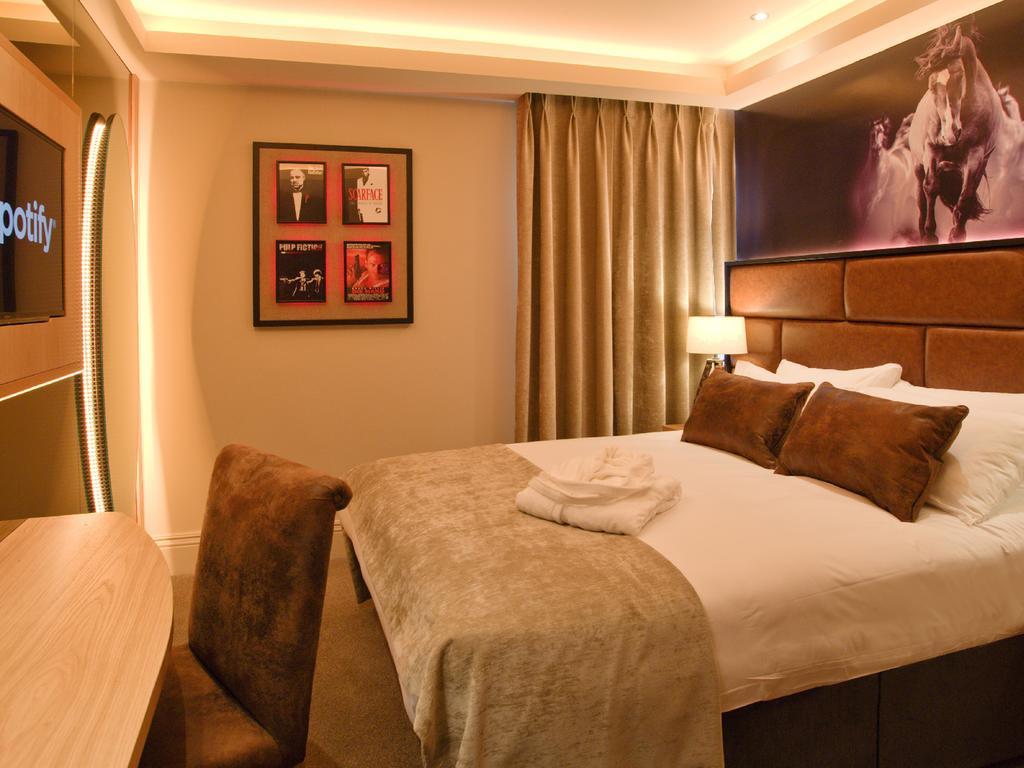 Hotel The 3*